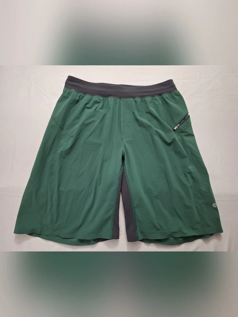 lululemon Men's Green Athletic Active 10